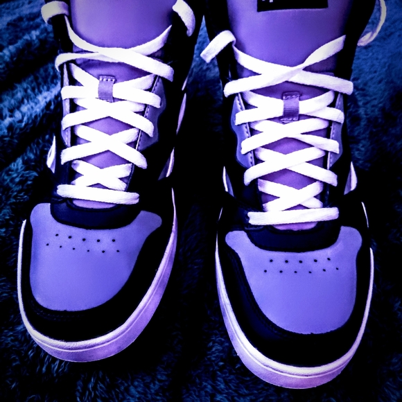 Reebok mid-tops - Picture 2 of 3